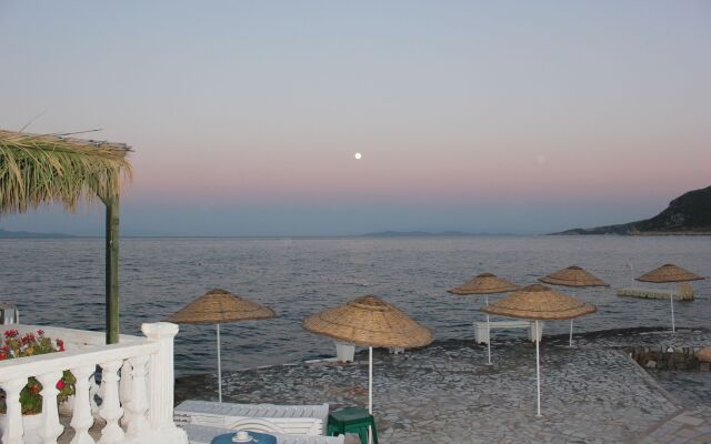 Can Karaburun Hotel