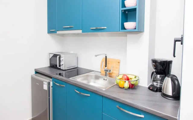 Central Brand New Studio Across Metro -D