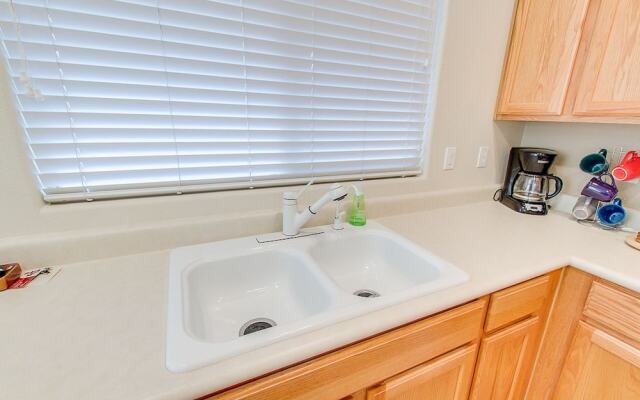 PeachTree - 2 Br home by RedAwning