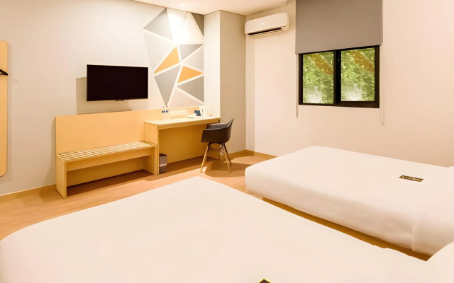Bassura City Standard Family Room - Lin Pro 7