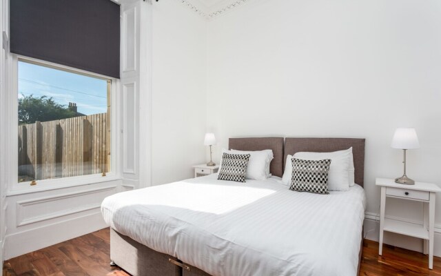 Cunningham Residence- Donnini Apartments