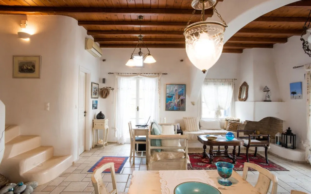 Anemoessa House