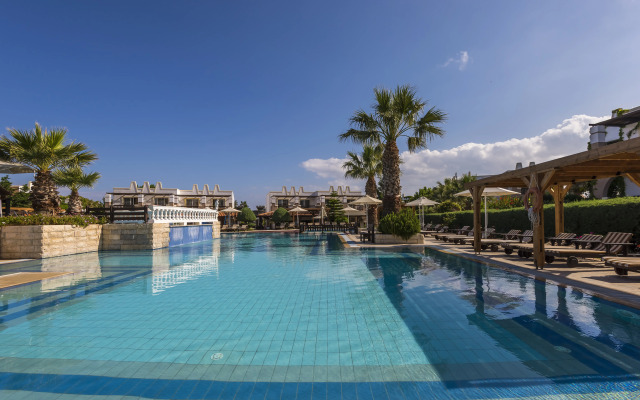 Gaia Royal Hotel