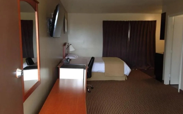 Northern Lights Inn & Suites