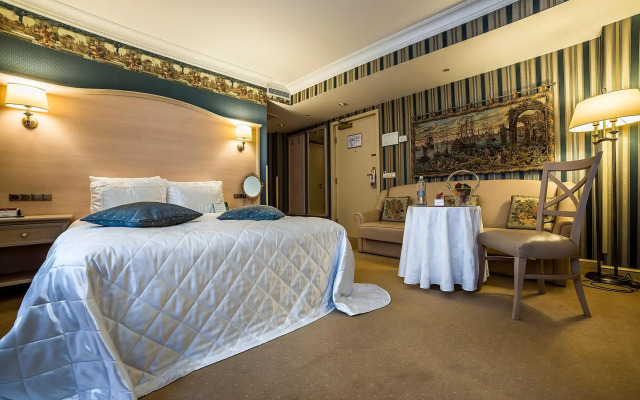 IMPERIAL Hotel & Restaurant