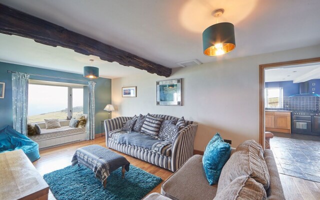 Host Stay Fairview House