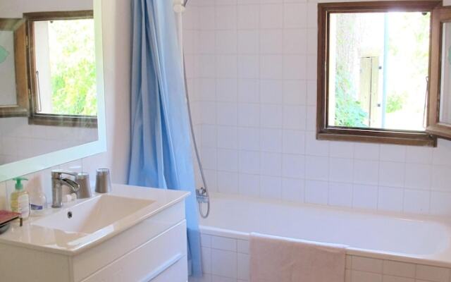 Villa With 4 Bedrooms in Saint-paul-lizonne, With Pool Access, Furnish