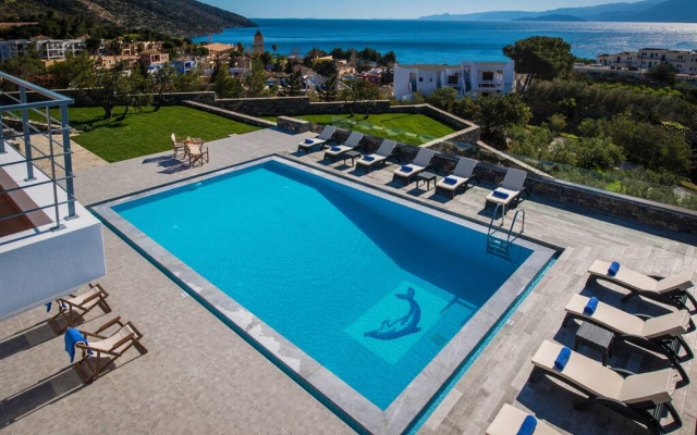 Villa Bellelen With a Heated Pool
