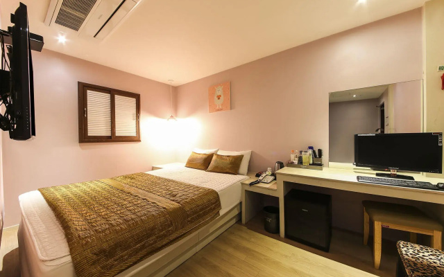 The Lazzi Hotel Dongnae