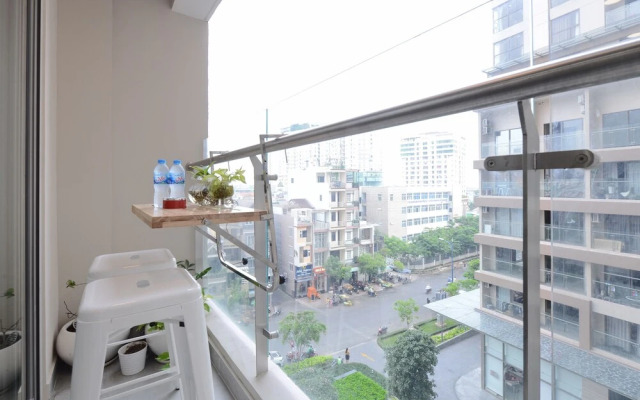 Jennifer House - Millenium Apartment