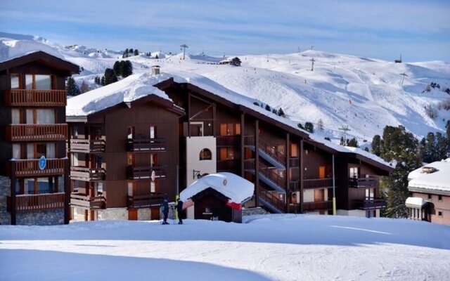 Belle Plagne Apartment 4 Room for 8 People of 55 Mâ² Renovated, on the Slopes On511
