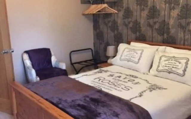 Pine Lodge Guest House