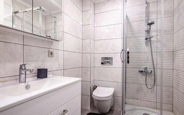Sleek and Modern Flat Near Caddebostan Coast