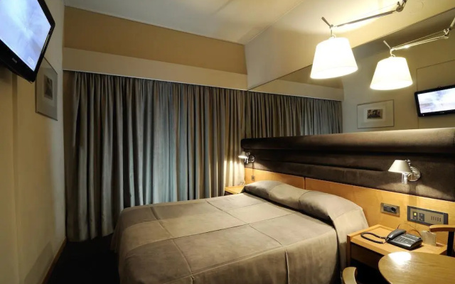 Maniatis Hotel