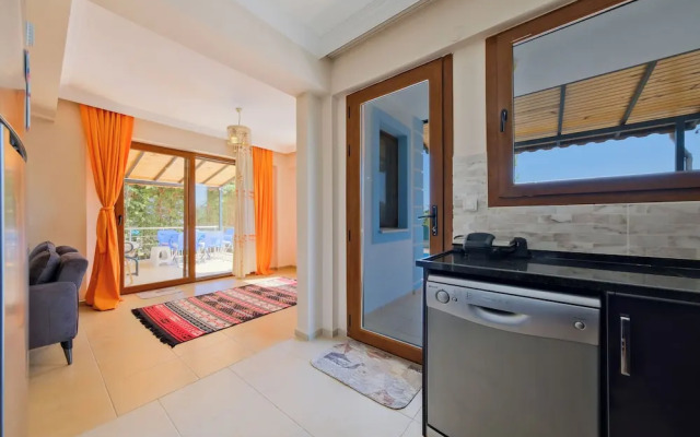 Talia deniz manzaralı 4 odalı lüks Villa