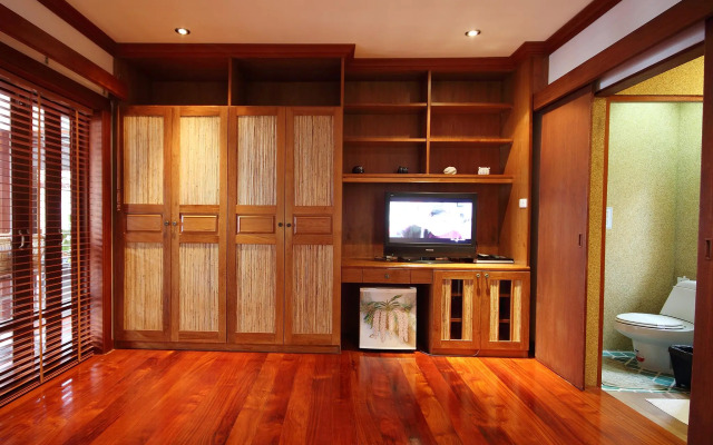 Pao Jin Poon Beach Front Villa