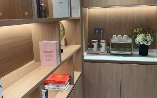 Huzhou Quanya Hotel (Nanxun Shuanglin Phoenix Culture Square)