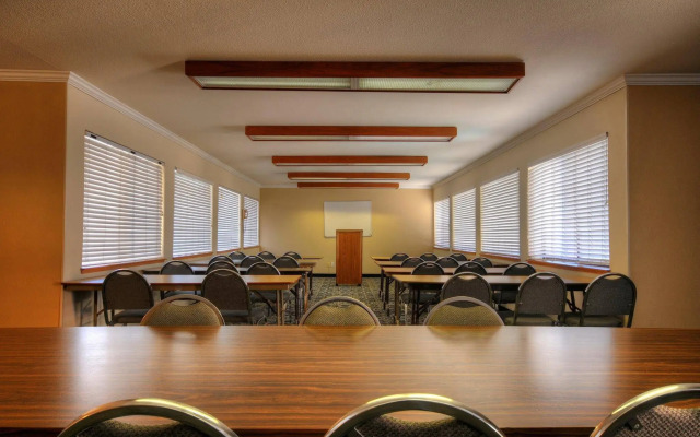 Best Western Plus Inn of Hayward