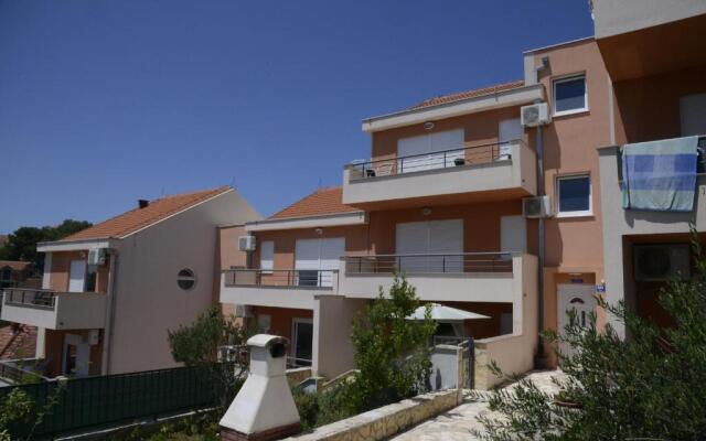 Apartments Dante Domus Aurea
