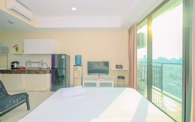 Nice And Elegant Studio Apartment At Nine Residence