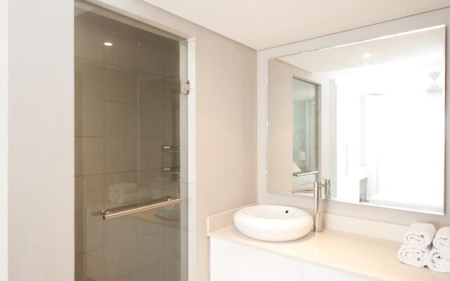 Element Bay Luxury Beach Apartments