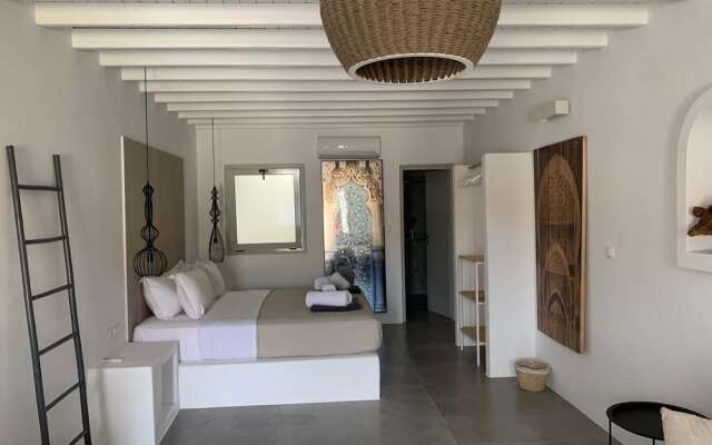 KHAMSA Mykonian Suites