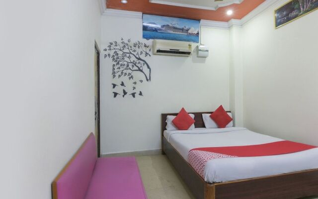 OYO 4472 Hotel Chandra Deep