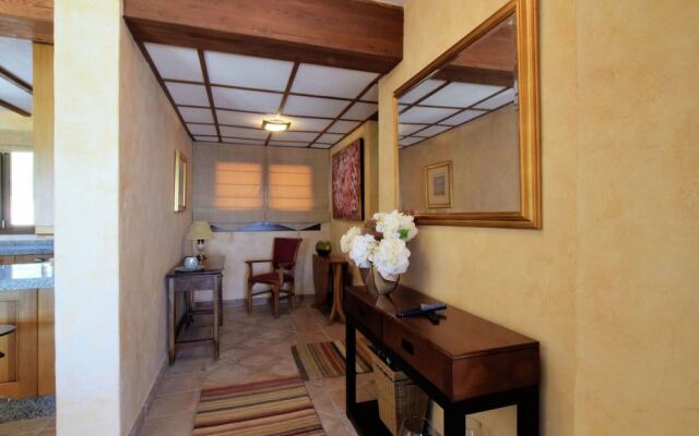 Luxurious Villa With Private Pool, Easily Accessible, in Spectacular Scenery