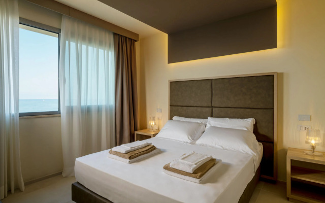 Palace Lido Hotel & Suites