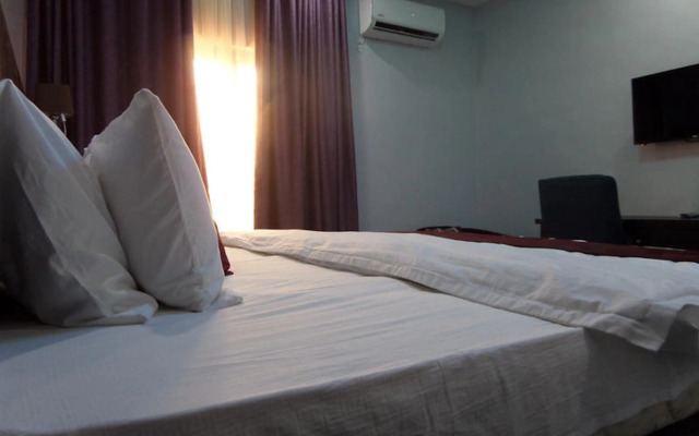 White Court View Hotel