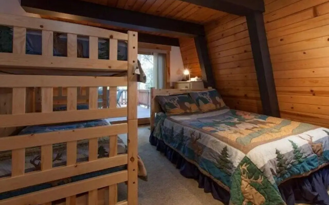 Pezzola Luxury Rental  3 Bedroom Home by RedAwning