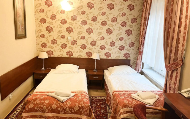 Hotel Logos