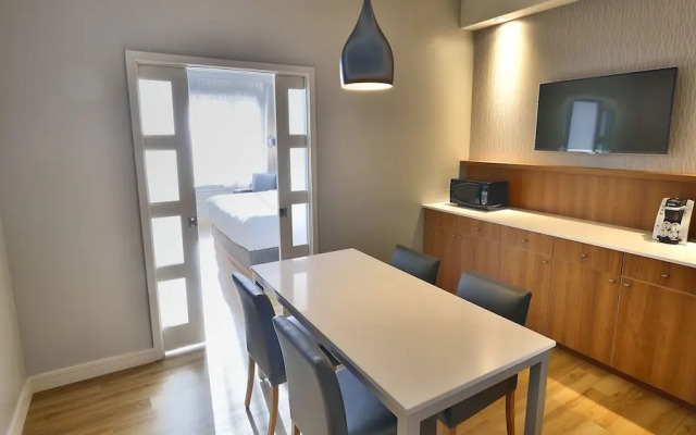 Holiday Inn Express & Suites Vaudreuil, an IHG Hotel