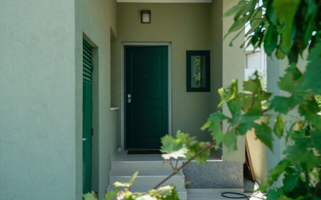 Welcome to Pina Tourist Apartments