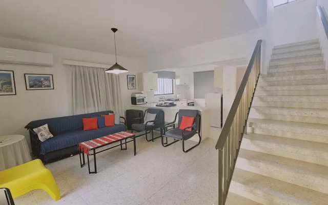 74 PRO - Stay Retro Retreat