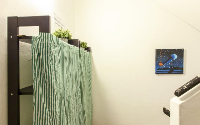 New Society Backpackers Hotel - Hostel