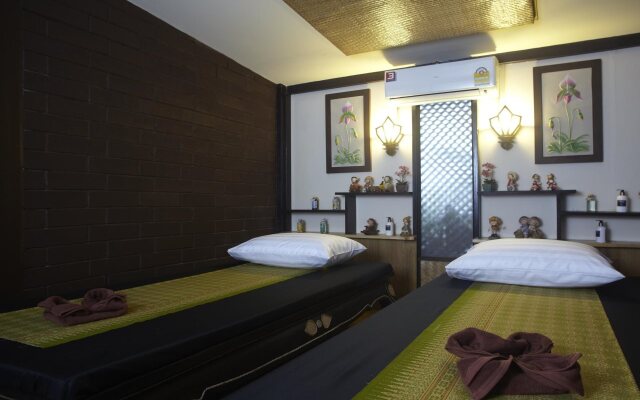 360 Tanawasin Resort & Spa