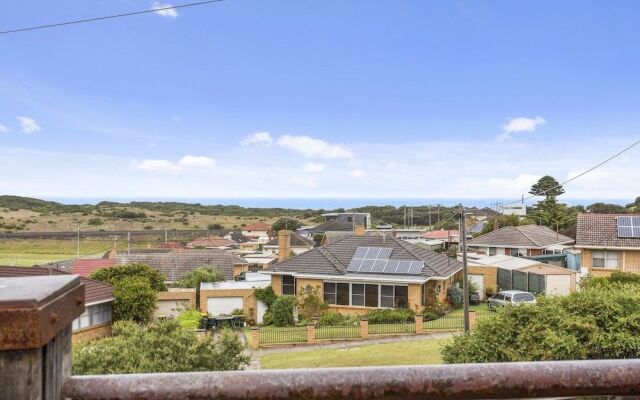 Ocean Views On Nicholson