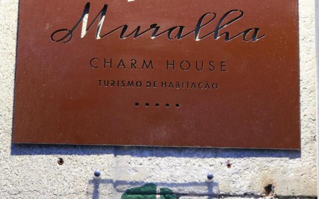 Muralha Charm House