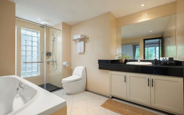 Elegant Suites Central