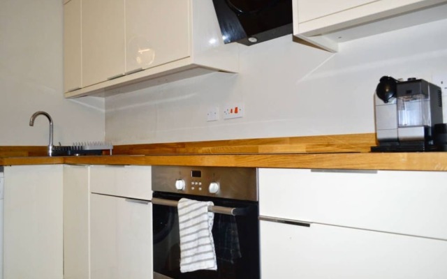 Modern Open-plan Leith Flat