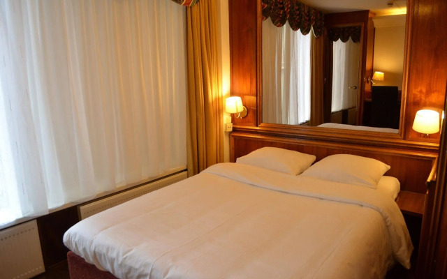 Rembrandtplein Hotel