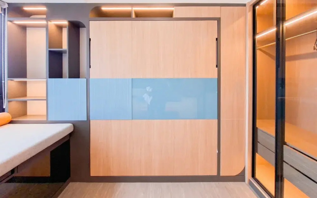 Good And Comfy Studio At Collins Boulevard Apartment