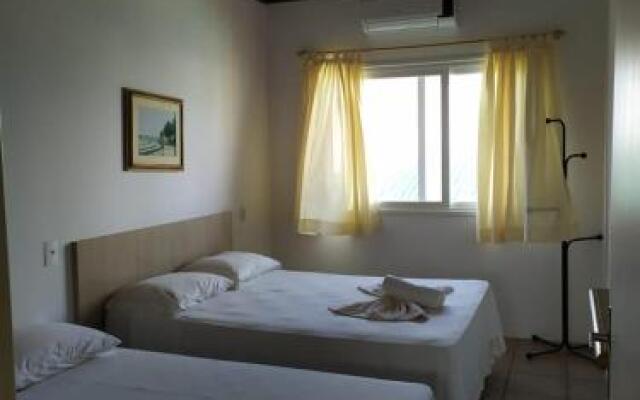 Apto Rua Dos Golfinhos Para seis pessoas.