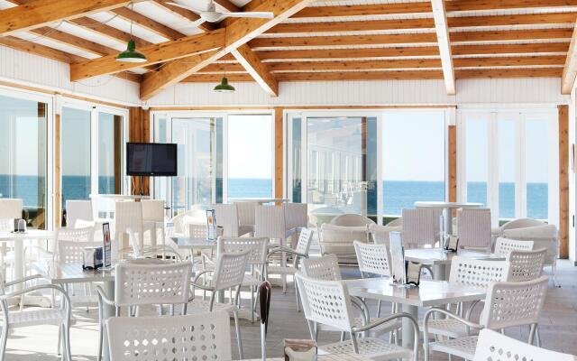 Playa De La Luz Hotel