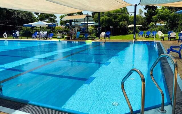 Erettz Dafna Travel Hotel