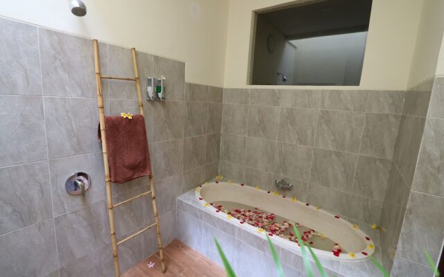 Royal Orchid Lodge