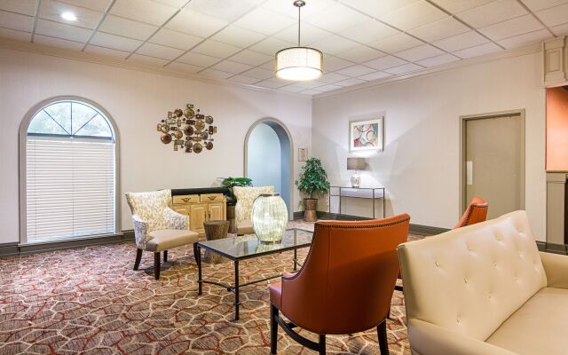 Rodeway Inn & Suites and Conference Center