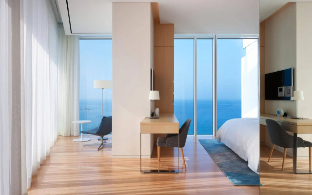 SEAMARQ Hotel