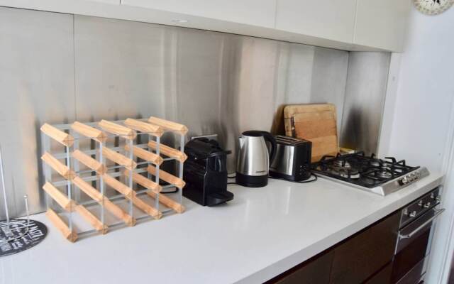 Elegant 2 Bedroom Chelsea Flat With Roof Terrace